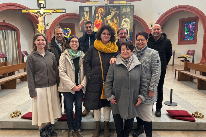 v.l.n.r.: Sophia Kirtz, Burkard Grygier, Katrin Sturm, Roland Harth, Julia Stampfer, Peter Stockmann, Traudl Dengl, Marion Röschert, Andreas Barber 